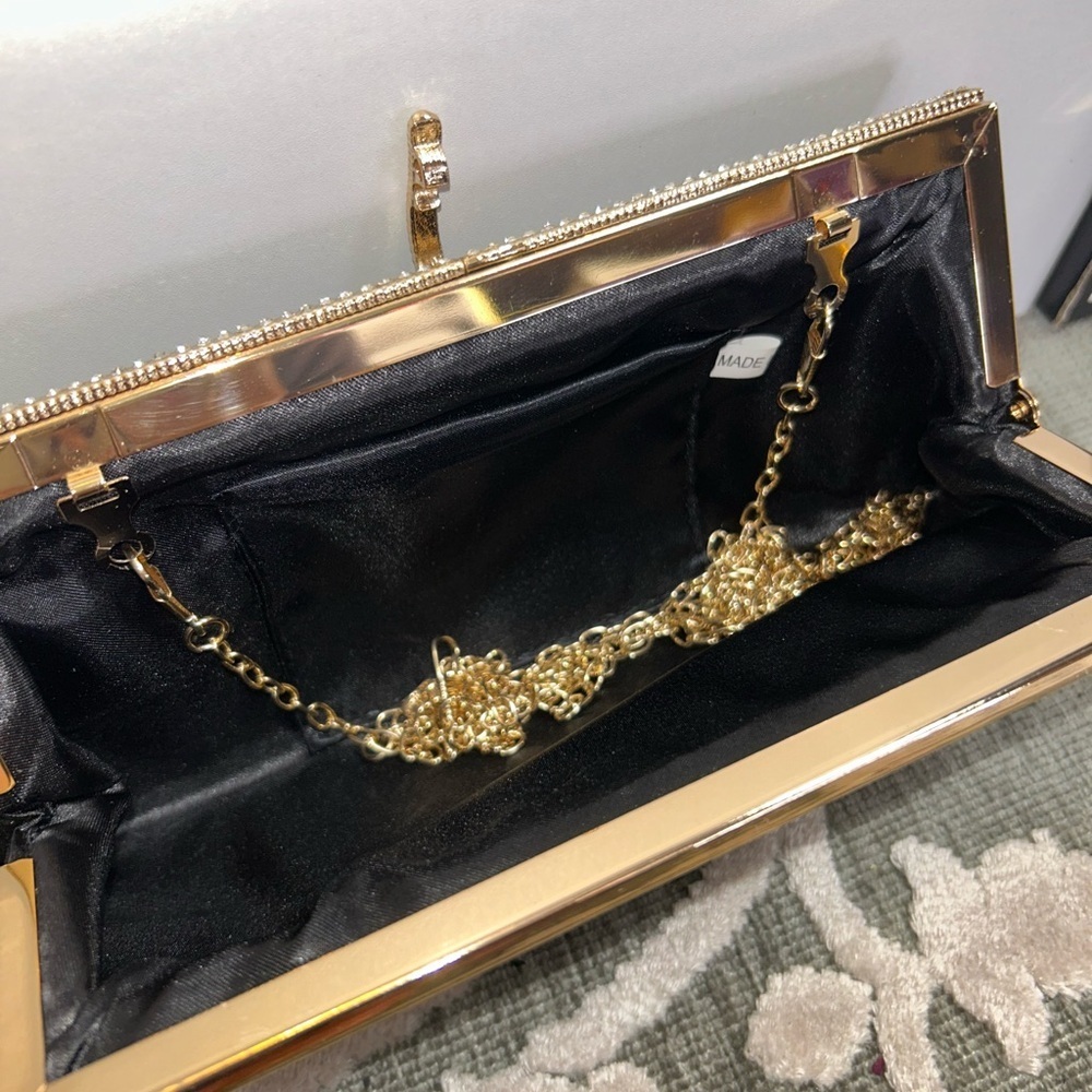 New black velvet evening clutch with rhinestones - Picture 4 of 8